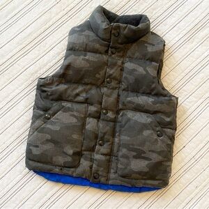 GAP Toddler Warm Zip Up Insulated Puffer Vest in Grey Camo & Blue size 4 years